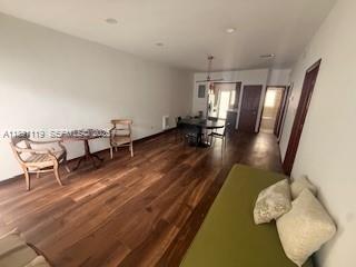 Building Photo - 2208 Bay Dr Unit 8