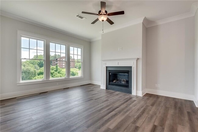 Photo - 435 Maplewood Dr