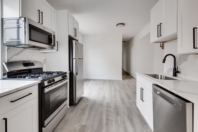 Photo - 3056 W Cortland St Unidad 103