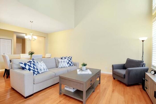 Photo - 10S458 Carrington Cir