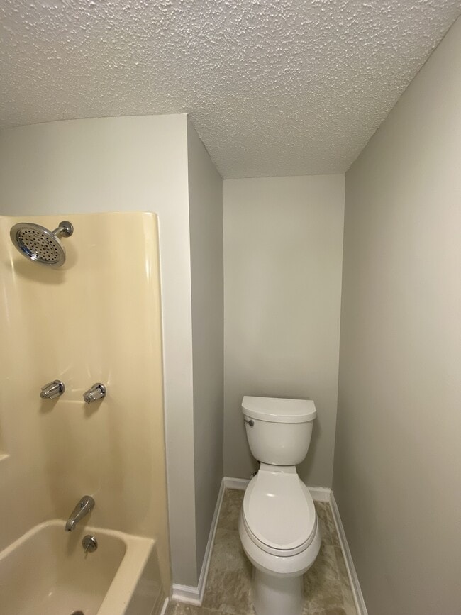 Photo - 812 W 2nd Ave