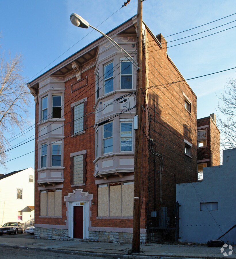 Photo - 2504 Chatham St