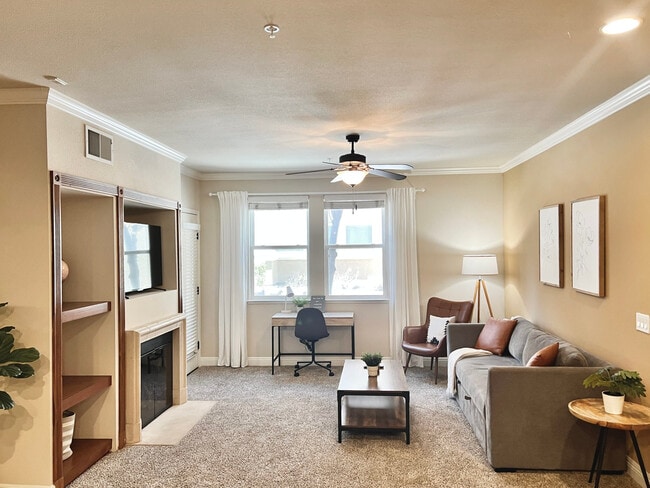 Building Photo - 11380 S Virginia St Rental