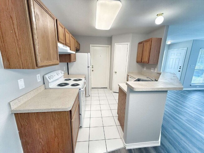 Photo - Spacious 3 Bedroom, 2 Bath Duplex with 1-C...