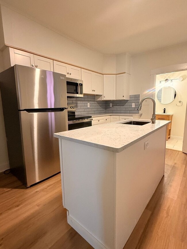 Building Photo - 33 N Charlotte St Unit 1st FL Rental