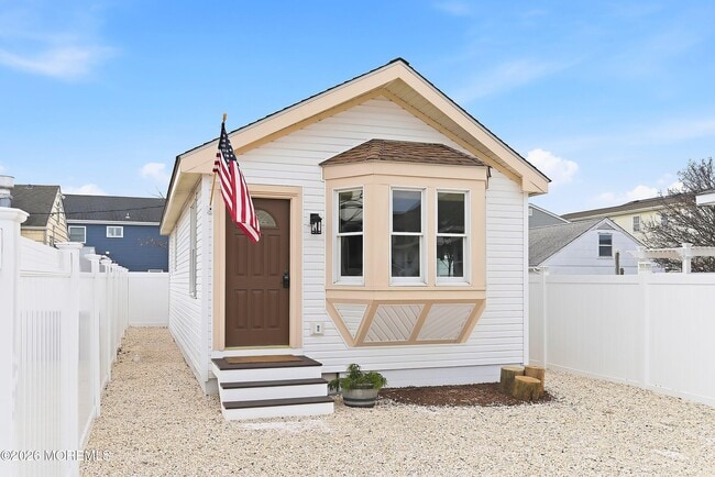 Photo - 105 O St