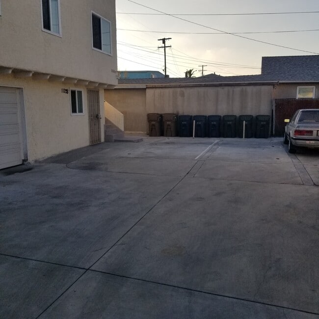 Photo - 1032 W 103rd St