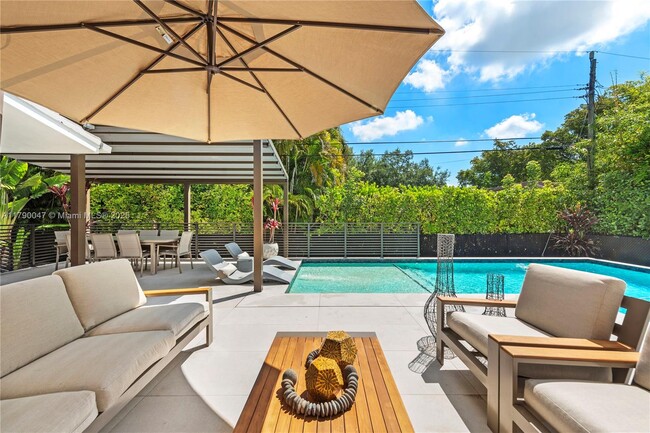 Photo - 920 Paradiso Ave