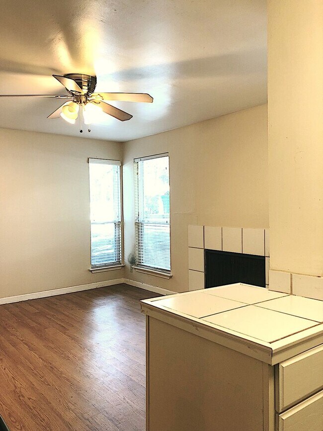 Photo - ESCALA - WEST CAMPUS - STUDIO - BAMBOO FLOORS