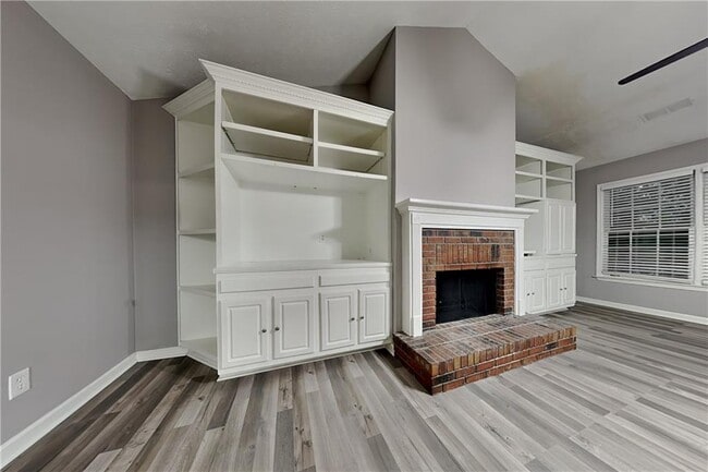 Photo - 2150 Lakeway Dr