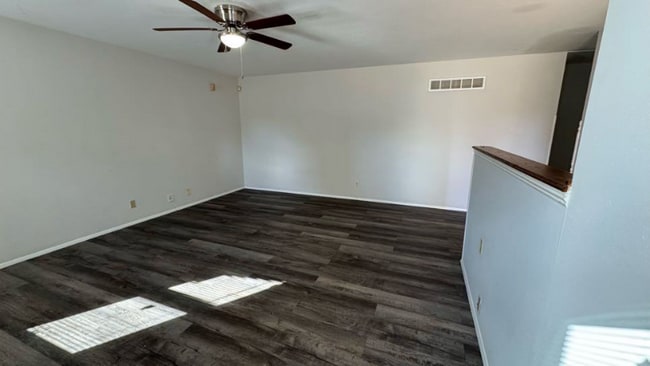 Photo - 1615 Central Pkwy