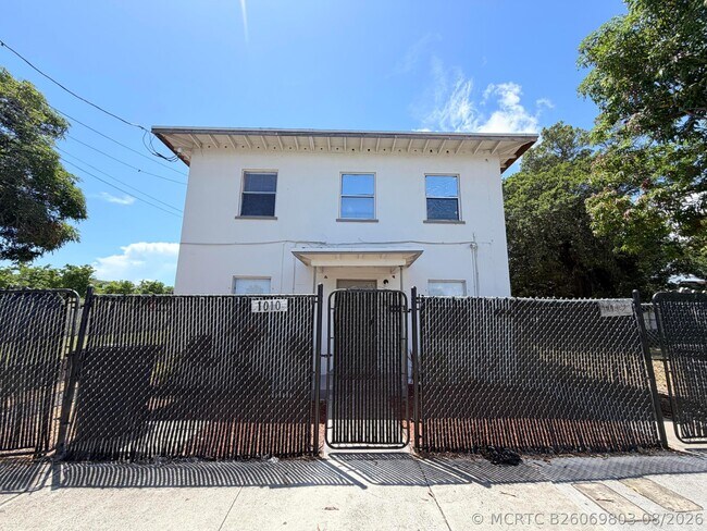 1010 Grant St