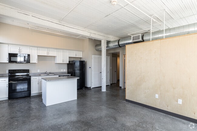 1BR, 1BA - 650SF