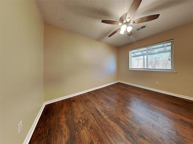 Photo - 3411 Old Oaks Dr