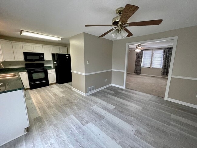 Photo - South Fayette - Spacious 3 Bedroom, 2.5 Bath Townhouse - Hunting Ridge Community