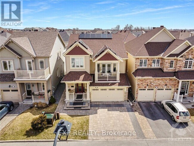 Photo - 215 Rivertree St