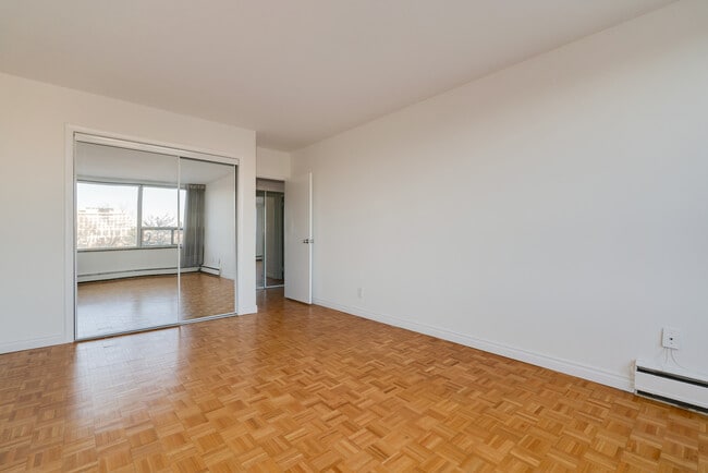 Photo - SUPER-SIZED superior suites in Forest Hill... Unit 2 Bedroom