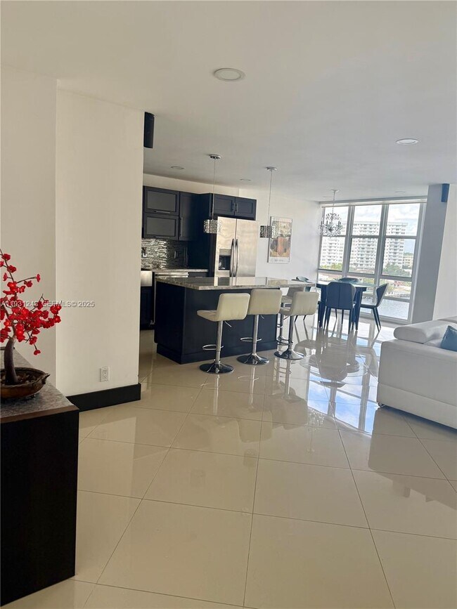 Photo - 2017 S Ocean Dr Unidad 807