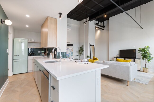 Photo - 1217 N La Salle Dr