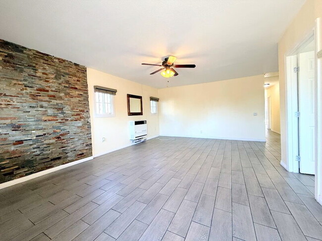 Photo - 1235 W Florence Ave