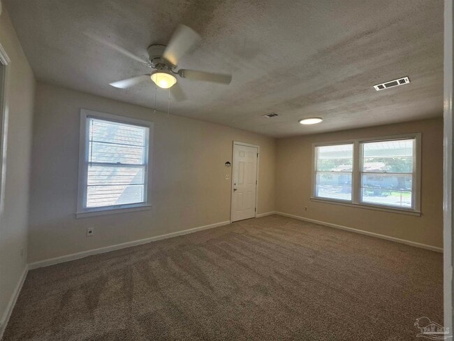 Photo - 35 Kennington Dr