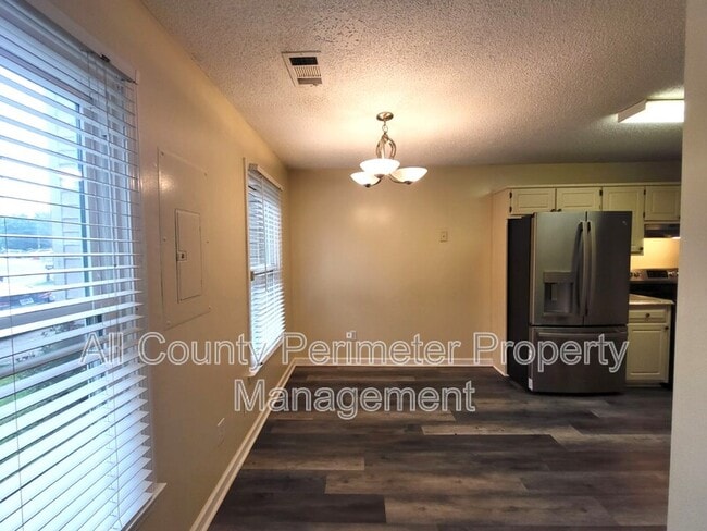 Photo - 8078 Woodlake Dr