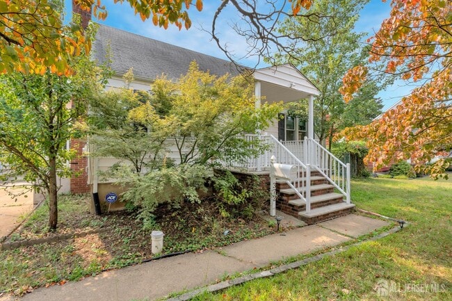 Photo - 372 Seneca Ave