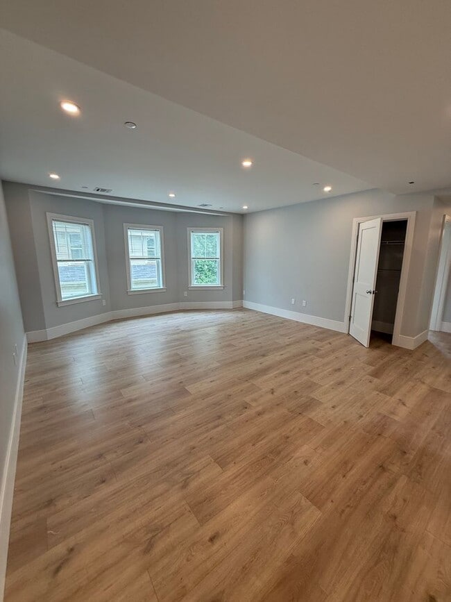 Building Photo - Brand New 2 bed 2 bath Lower Allston