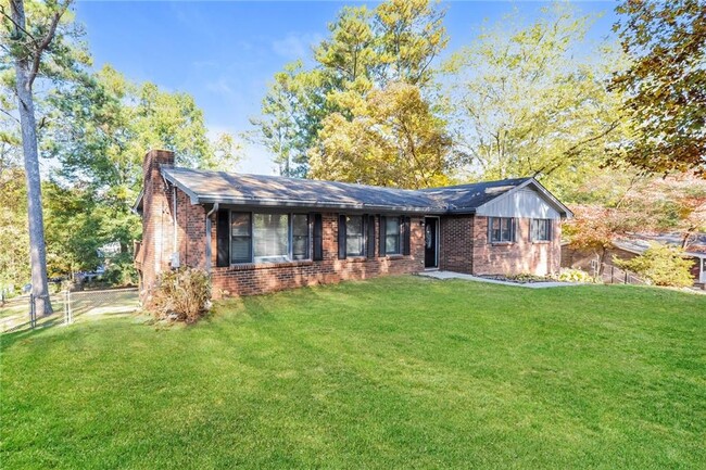 Building Photo - 609 Evergreen Dr