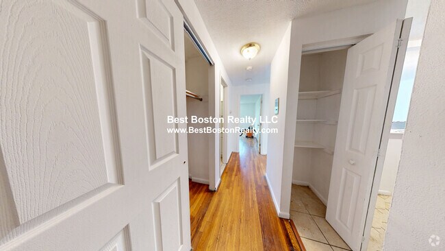 Building Photo - 435 Shirley St Rental
