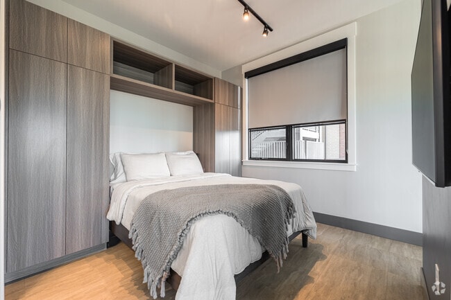 1BR, 1BA - 628SF - Bedroom