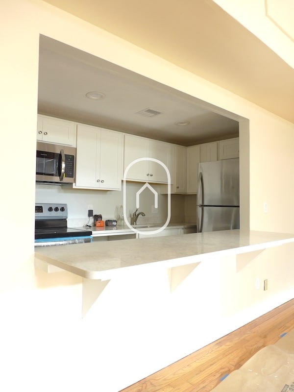 Photo - 688 Massachusetts Ave