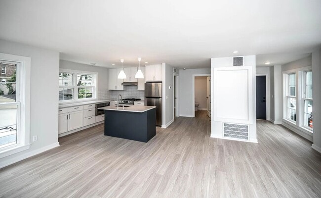 Photo - 4326 Harriet Ave