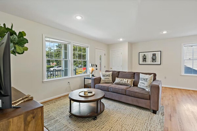 Building Photo - 6505 Columbia Pike Unit ID1395436P