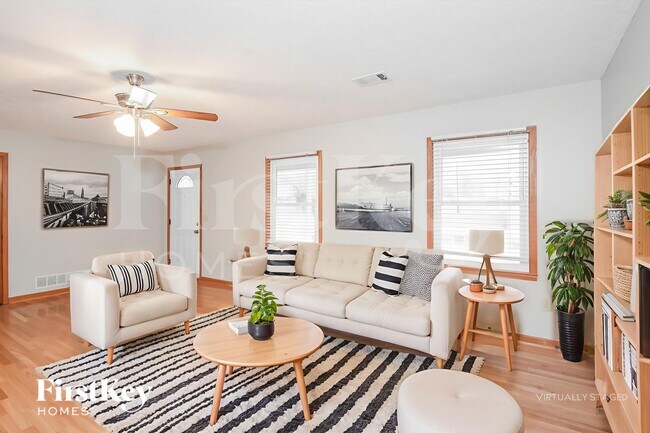 Photo - 72 Hickory Glen Way