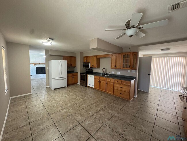 Photo - 2106 W Bullock Ave