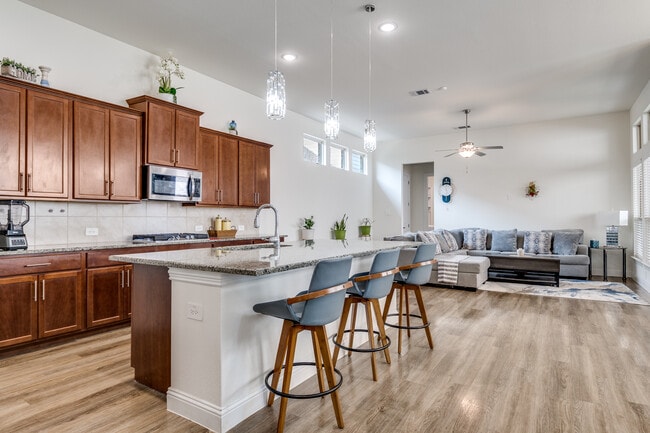 Photo - 1521 Buckeye Trl