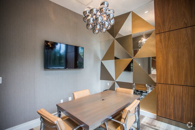 2200 Columbia Pike