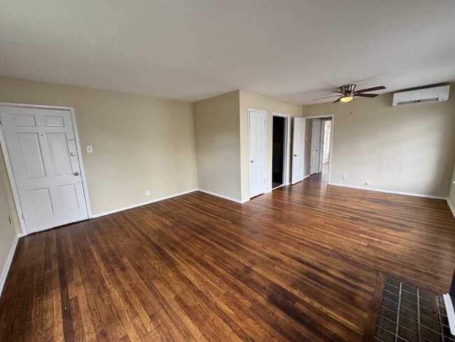 Photo - 1 bedroom and 1 bathroom unit available at... Unit 2