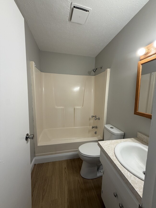 104 Robin Dr