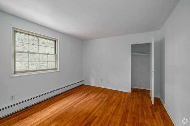 1BR, 1BA - 696SF - Bedroom - Madison Apartments