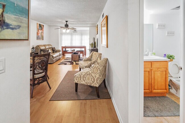 Photo - 6650 Royal Palm Blvd Unidad 104c
