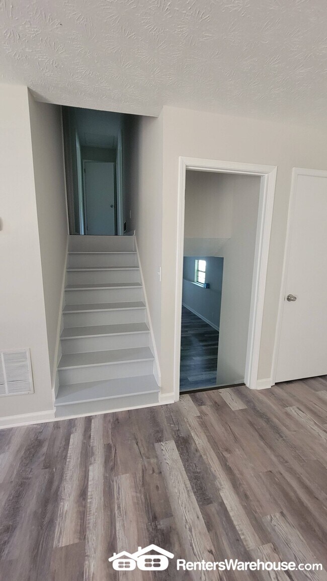 Photo - 1909 Suwanee Valley Rd NW