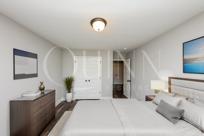 Photo - 2122 Miramar Cir