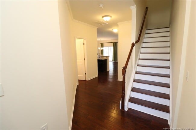 Photo - 208 Kylemore Cir