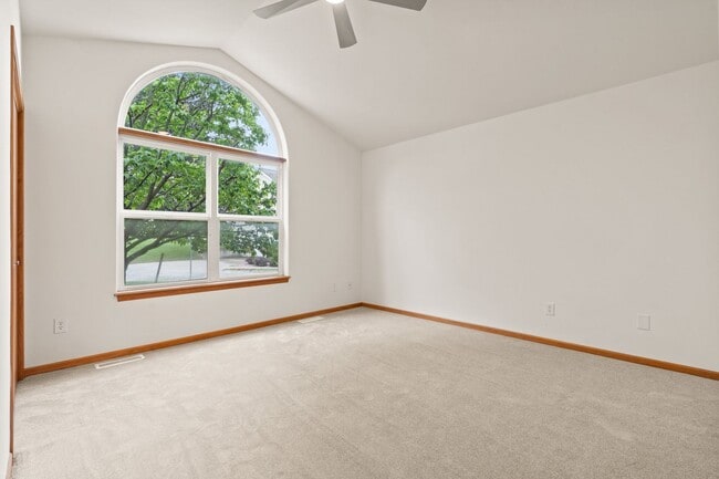 Photo - 13-13 Redtail Ct Unit 13