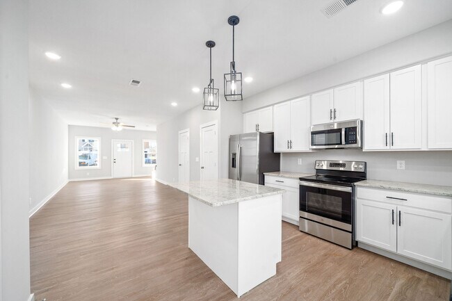 Photo - 353 Honeycomb Ct