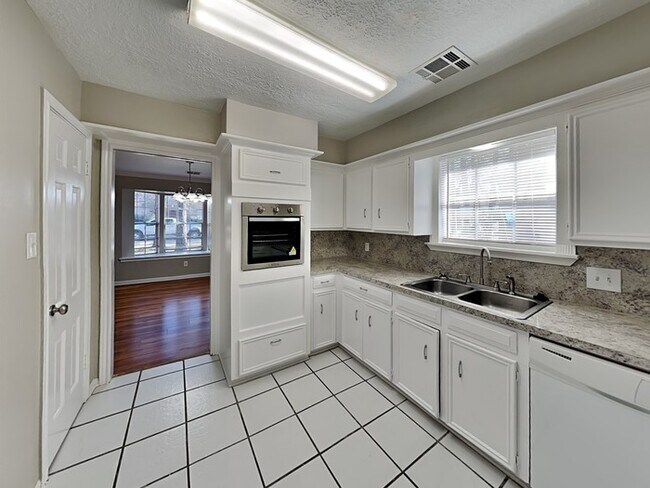 Photo - 1906 Tucumcari Dr