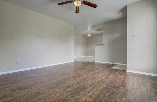 Photo - 819 Sirocco Dr
