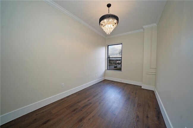 Photo - 207 N Main St